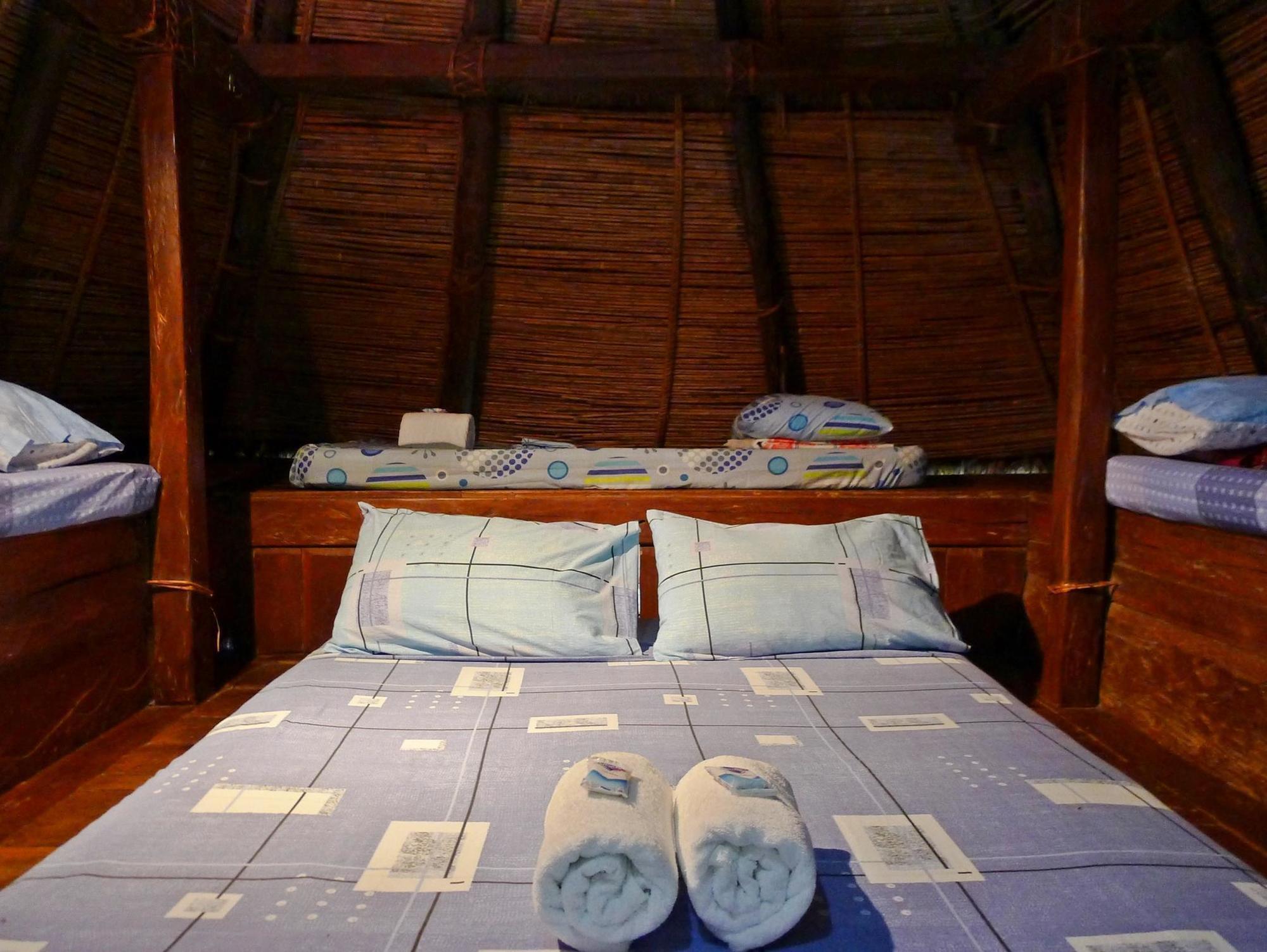 Native Village Inn Банаю Экстерьер фото