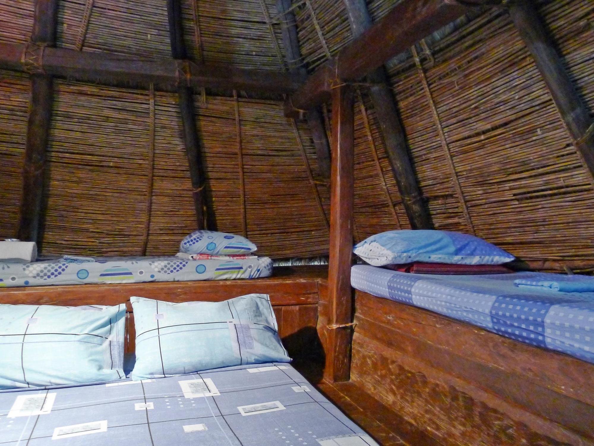 Native Village Inn Банаю Экстерьер фото