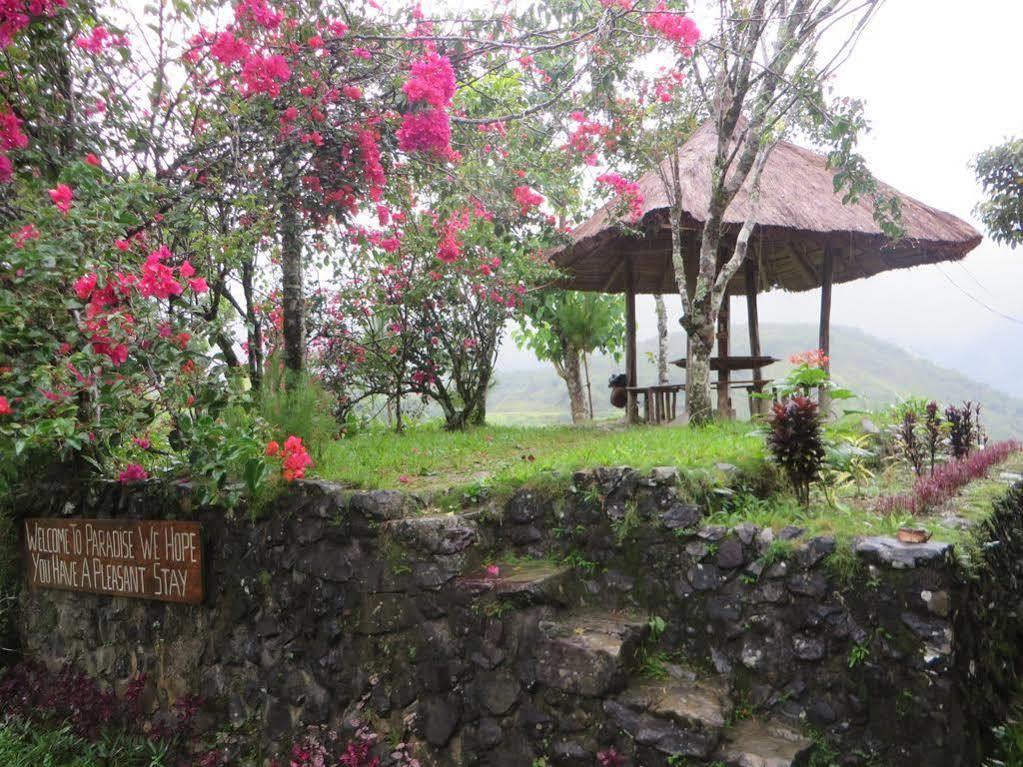 Native Village Inn Банаю Экстерьер фото