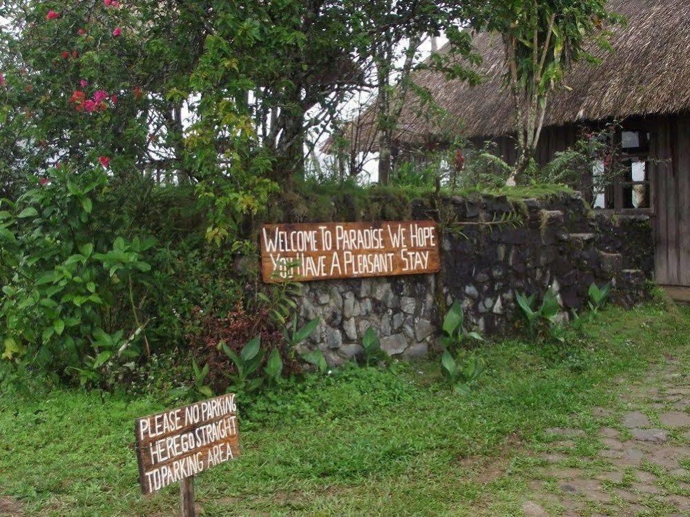 Native Village Inn Банаю Экстерьер фото