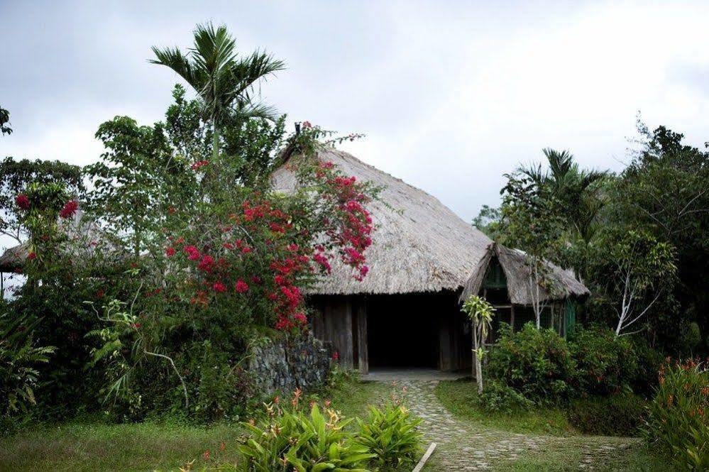Native Village Inn Банаю Экстерьер фото